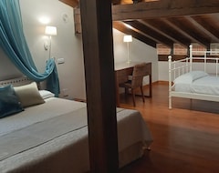 Hotel La Casona De Revolgo (Santillana del Mar, Spanien)