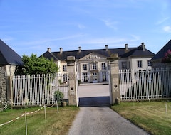 Hotel Du Château De Quineville (Quinéville, Fransa)