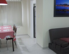 Koko talo/asunto BalneÁrio CamboriÚ Apto C / 3 Rooms-private Garage-wi-fi-sky (Camboriú, Brasilia)