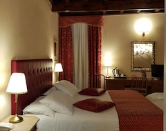 Hotel Domus Julia (Rome, Italy)