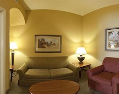 Holiday Inn Express Hotel & Suites Dfw West - Hurst, An Ihg Hotel (Hurst, ABD)
