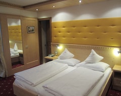 Hotel Ronce (St. Ulrich, İtalya)