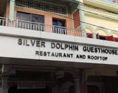 Albergue Silver Dolphin Guesthouse & Restaurant (Kratie, Camboya)