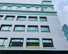 Weifeng Boutique Business Hotel (Pingtung City, Taiwan)