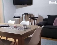Koko talo/asunto Apartment Buga Bilje (Bilje, Kroatia)
