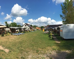 Kampiranje Camping "La Rulote" (Aleşd, Rumunjska)