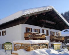 Hotel Landgasthof-Dorfstadl (Kössen-Schwendt, Austria)