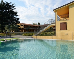 Lejlighedshotel La Perla (Monte Isola, Italien)