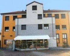 Khách sạn Hotel Alle Scuole NEW (Curtarolo, Ý)