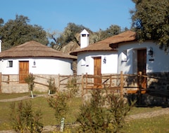 Casa rural Los Chozos de la Roca (La Roca de la Sierra, İspanya)