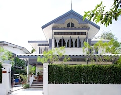 Otel Baan Noppawong (Bangkok, Tayland)