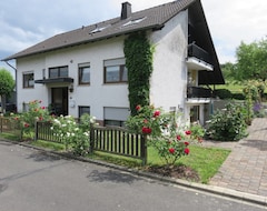 Toàn bộ căn nhà/căn hộ Welcome To Wolsfeld, A 1000 Soul Community In The South Eifel (Wolsfeld, Đức)