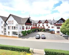Khách sạn Hotel Berghof (Berghausen, Đức)