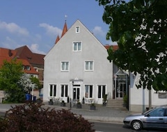 Khách sạn Hotel Knör (Berg b. Neumarkt, Đức)