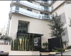 Hele huset/lejligheden Versace Furnished Apartment (Beirut, Libanon)