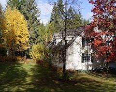 The Inn at the Ninth Hole Bed & Breakfast (Salmon Arm, Canada)