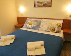 Khách sạn Hotel Amalfi (Rimini, Ý)