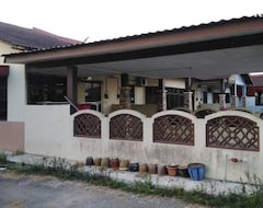 Koko talo/asunto Zara Homestay (Machang, Malesia)