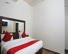 Khách sạn Oyo 40002 Home Feeling Accommodation (Delhi, Ấn Độ)