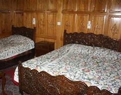 Hotel Young Alzira Houseboats (Srinagar, Indija)