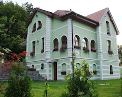 Otel Penzion Zlaty Jelen (Košice, Slovakya)