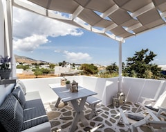 Hotel Blue Waves Suites & Apartments - To Kyma (Drios, Greece)