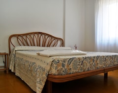Otel Residence Selenis (Caorle, İtalya)