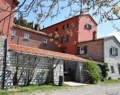 Otel Monte Pù (Castiglione Chiavarese, İtalya)