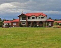 Khách sạn Te Anau Lodge (Te Anau, New Zealand)