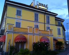 Hotelli La Cupola (Novara, Italia)