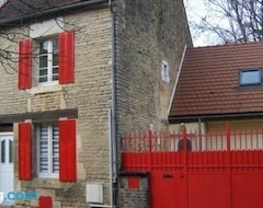 Koko talo/asunto La Maison De Celine (Les Riceys, Ranska)