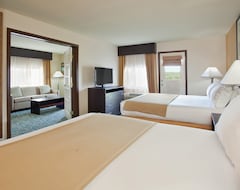 Holiday Inn Express Hotel & Suites Branson 76 Central, An Ihg Hotel (Branson, USA)