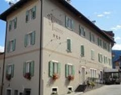 Khách sạn Hotel Tuenno (Tuenno, Ý)