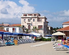 Hotel Villa Tina (Viareggio, Italija)