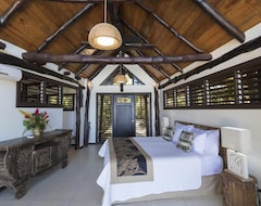 Khách sạn Savasi Island Resort (Savusavu, Fiji)