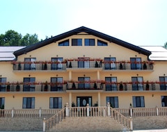 Khách sạn Casa Bata (Făget, Romania)