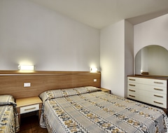 Aparthotel Residence Columbia (Bibione, Italija)
