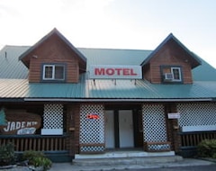 Hotel Jade Mountain Motel (Chase, Canada)