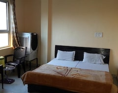 Hotel Sharma Palace (Jhansi, India)