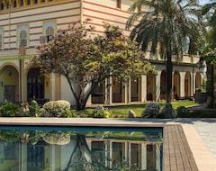Hotel Luxury Villa Near Sitges Barcelona With Large Pool, Tennis Court, Bbq Area... (Villanueva y Geltrú, Španjolska)