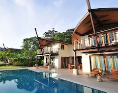 Resort Barcelo Coconut Island (Phuket, Thái Lan)