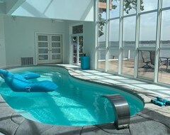 Entire House / Apartment Lakefront Looking At Shangrila, Indoor Pool, Iperfect Place To Entertain (Jay, USA)