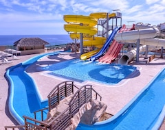 The Village Resort & Waterpark (Chersonissos, Yunanistan)