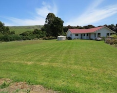 Entire House / Apartment Waikawa House (Waikawa, New Zealand)