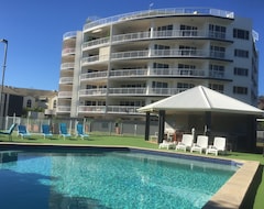 Hotel Fairways Golf & Beach Retreat (Bribie Island, Australia)