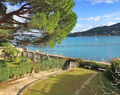 Tüm Ev/Apart Daire Villa Miranda 10p Waterfront Villa, Wifi Bbq 10m From The Sea, Boat To 5 Terre (Portovénere, İtalya)