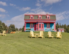 Hotel George House Heritage Bed & Breakfast (Dildo, Canada)