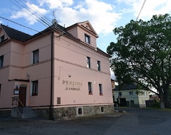 Otel Penzion U Nadrazi (Horšovský Týn, Çek Cumhuriyeti)