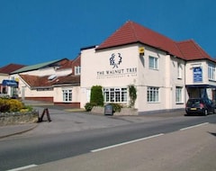 Khách sạn Hotel The Walnut Tree (North Petherton, Vương quốc Anh)