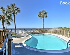 Tüm Ev/Apart Daire Beachfront Cedar Key Condo With Pool, Spa And Views! (Cedar Key, ABD)